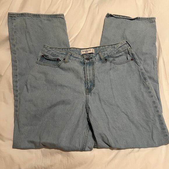 Abercrombie & Fitch Denim - Abercrombie and Fitch curve love the loose high rise jeans 29/8